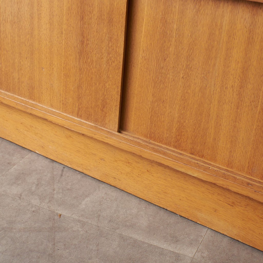 Brandon ガラスキャビネット