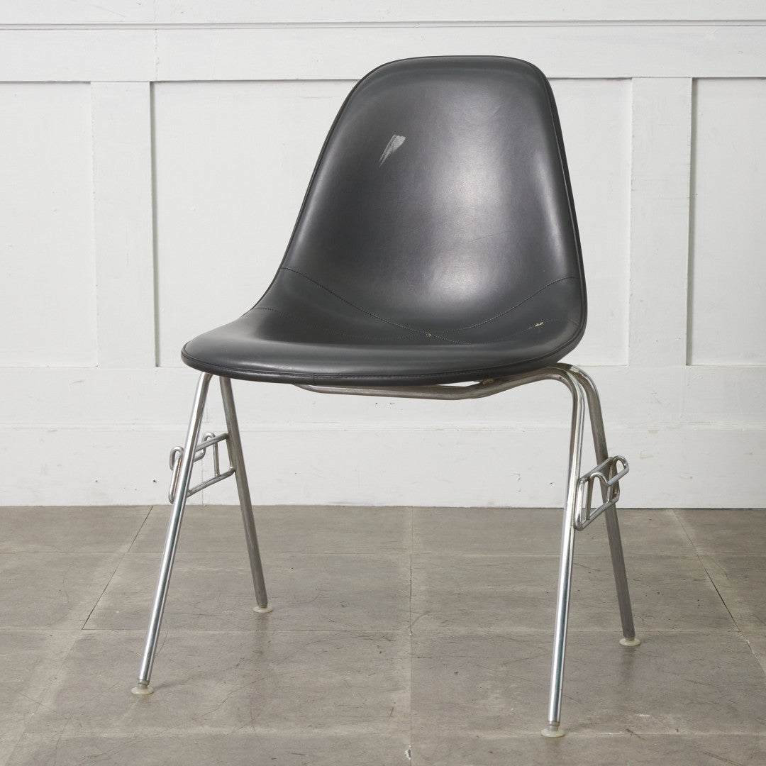 サイドシェルチェア スタッキングベース