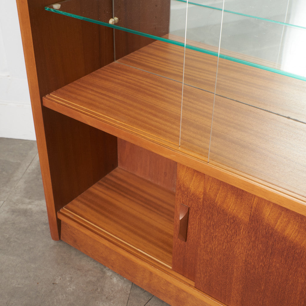 ヴィンテージ ガラスキャビネット