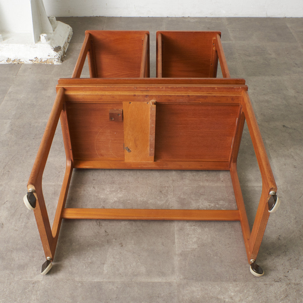 ヴィンテージ 拡張式天板付き ネストテーブル