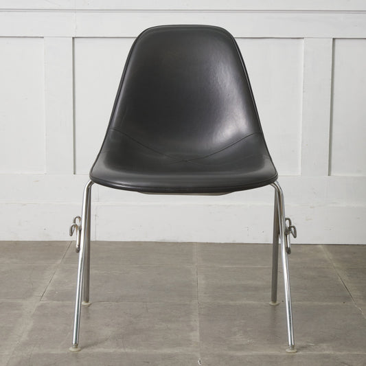 サイドシェルチェア スタッキングベース