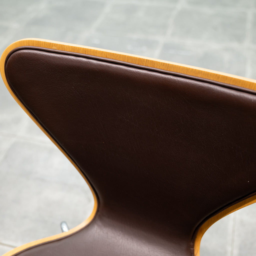 セブンチェア / フロントパディング