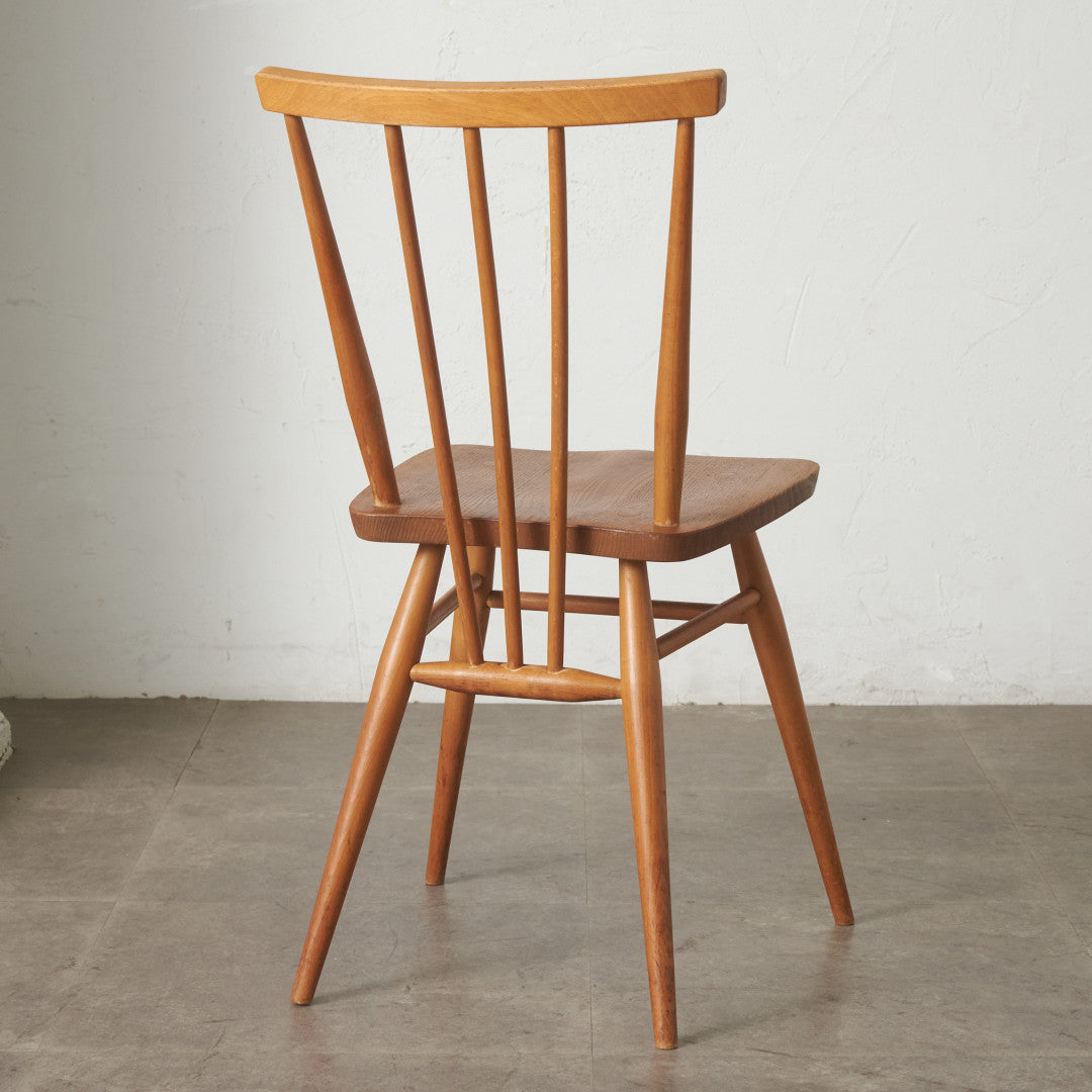 スティックバックチェア