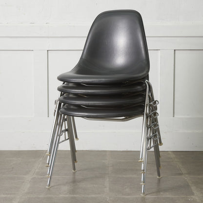 サイドシェルチェア スタッキングベース