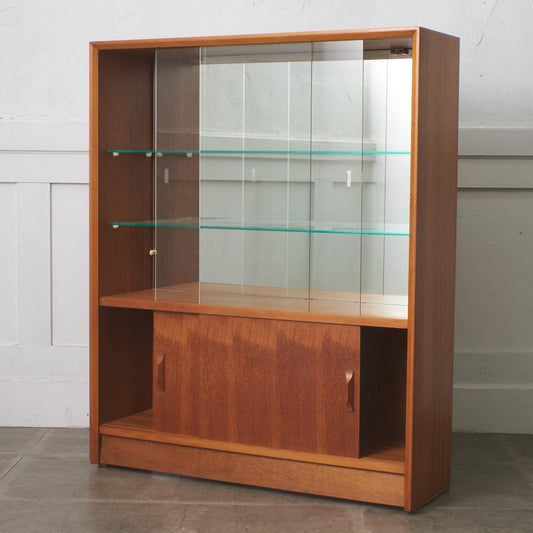 ヴィンテージ ガラスキャビネット