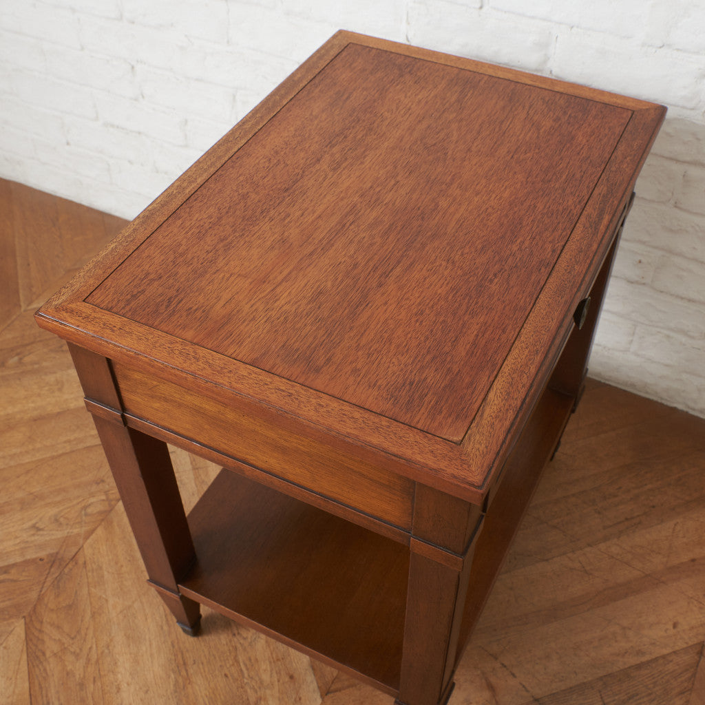 TRIUNE ナイトテーブル – rocca rocca