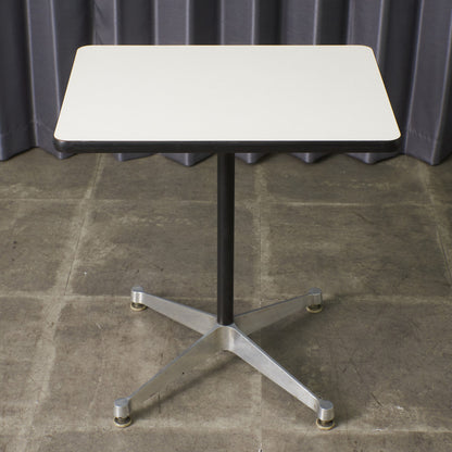 イームズ コントラクトベース テーブル