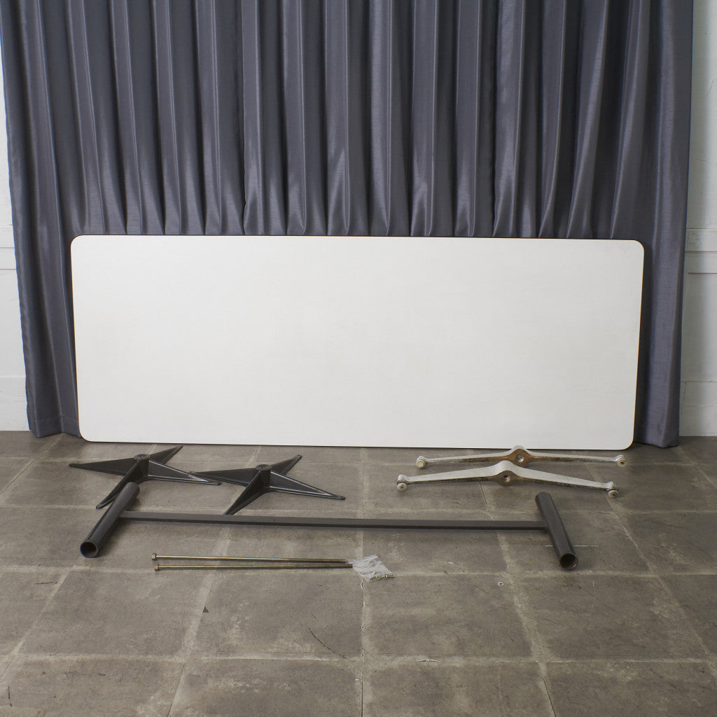 イームズ コントラクトベース ミーティングテーブル