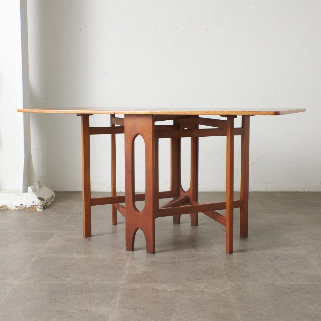 ドロップリーフゲートレッグテーブル