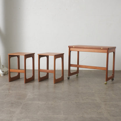 ヴィンテージ 拡張式天板付き ネストテーブル