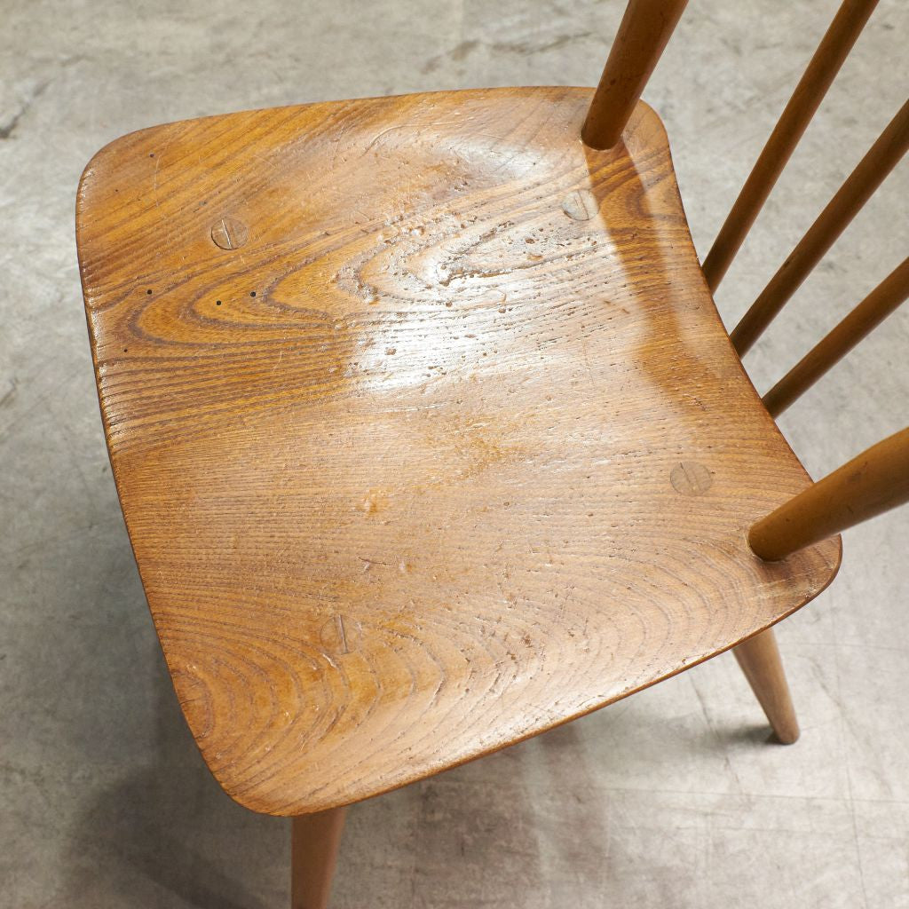 スティックバックチェア