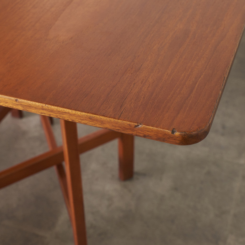 ドロップリーフゲートレッグテーブル