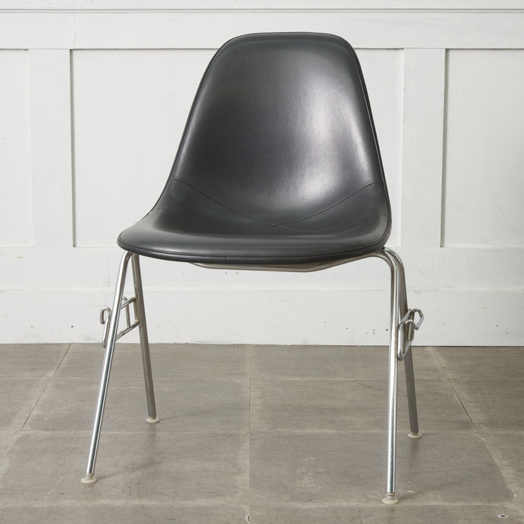 サイドシェルチェア スタッキングベース