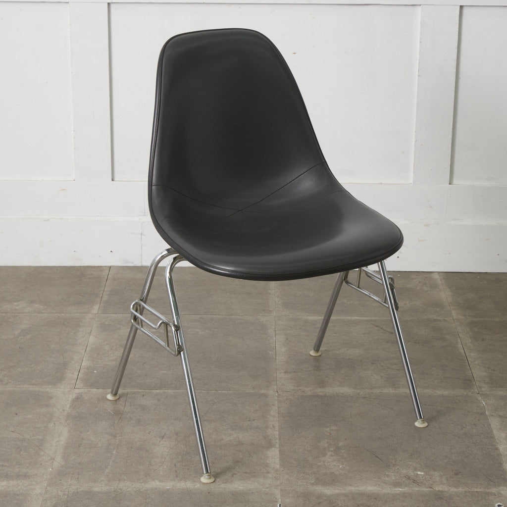 サイドシェルチェア スタッキングベース