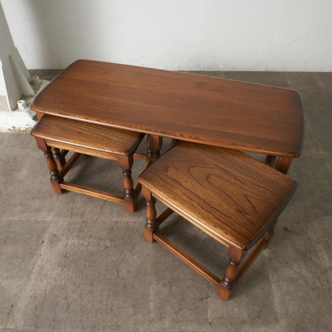 ネストコーヒーテーブル