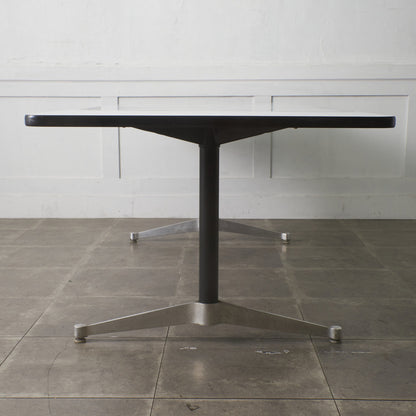 イームズ コントラクトベース ミーティングテーブル