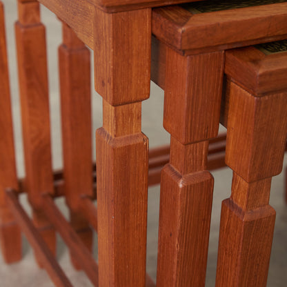 英国ヴィンテージ タイルトップ ネストコーヒーテーブル