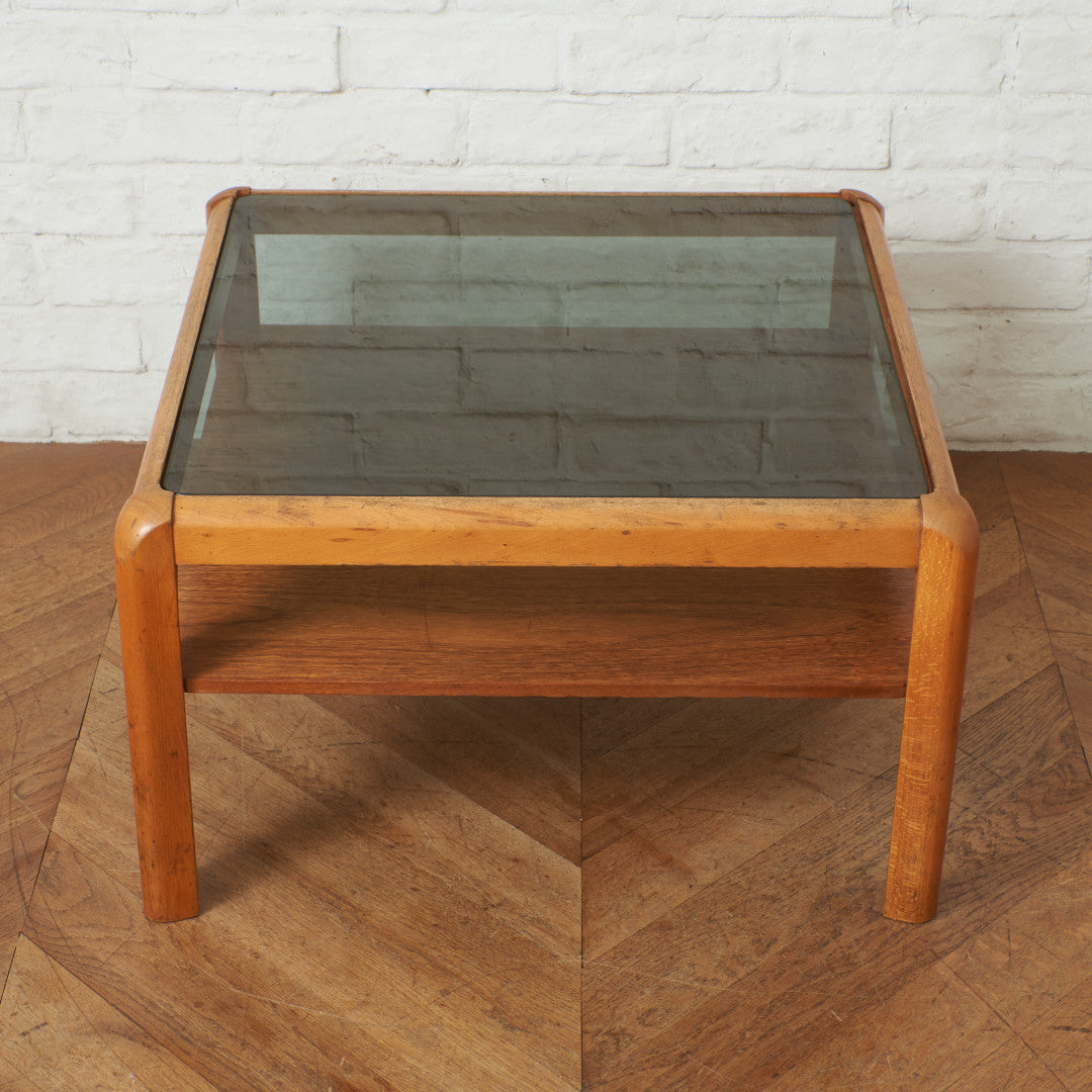 ヴィンテージ スモークガラストップ コーヒーテーブル｜メイヤー myer