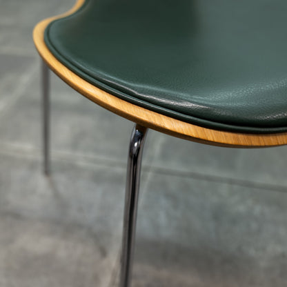 セブンチェア / フロントパディング