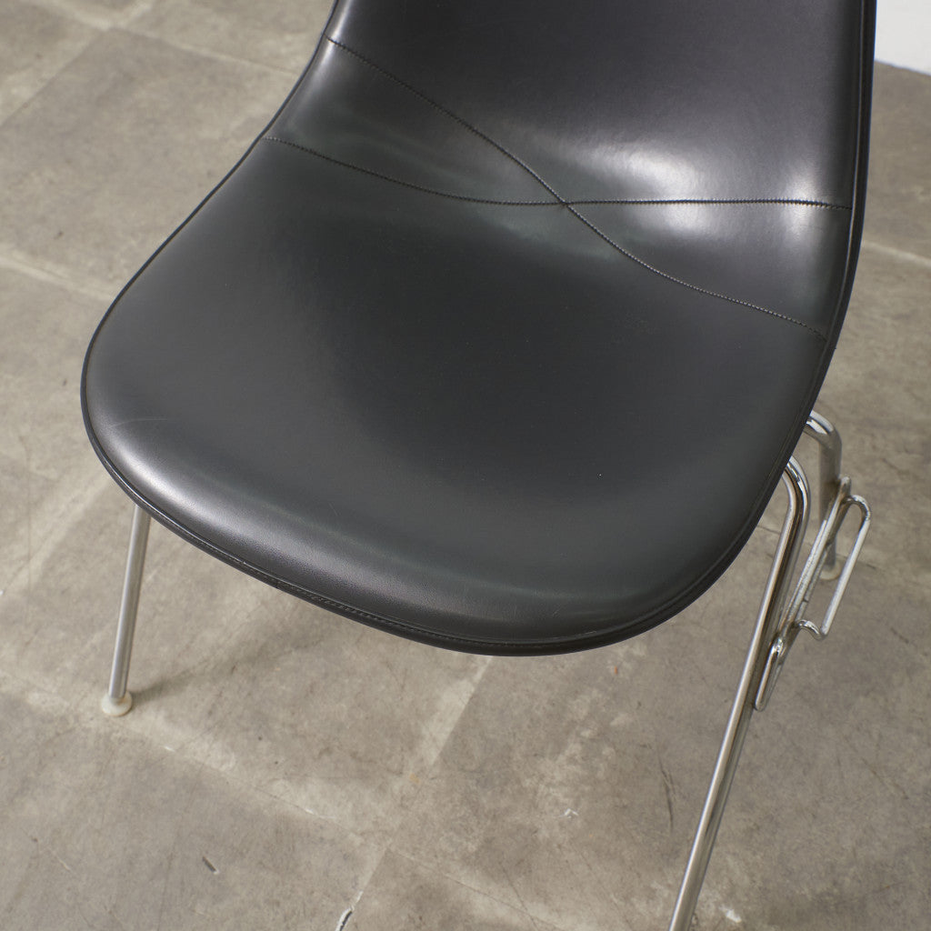 サイドシェルチェア スタッキングベース