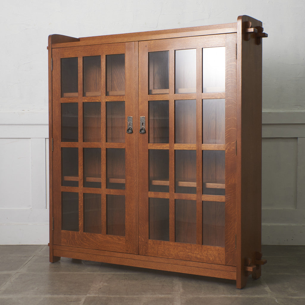 【発送の場合は即購入不可】 アメリカ Stickley ガラス キャビネット ミッション スタイル 本棚 ブックケース 飾り棚 オーク クラシック スティックレイ 97672 ミッションスタイル ガラスキャビネット｜スティックレー Stcikley