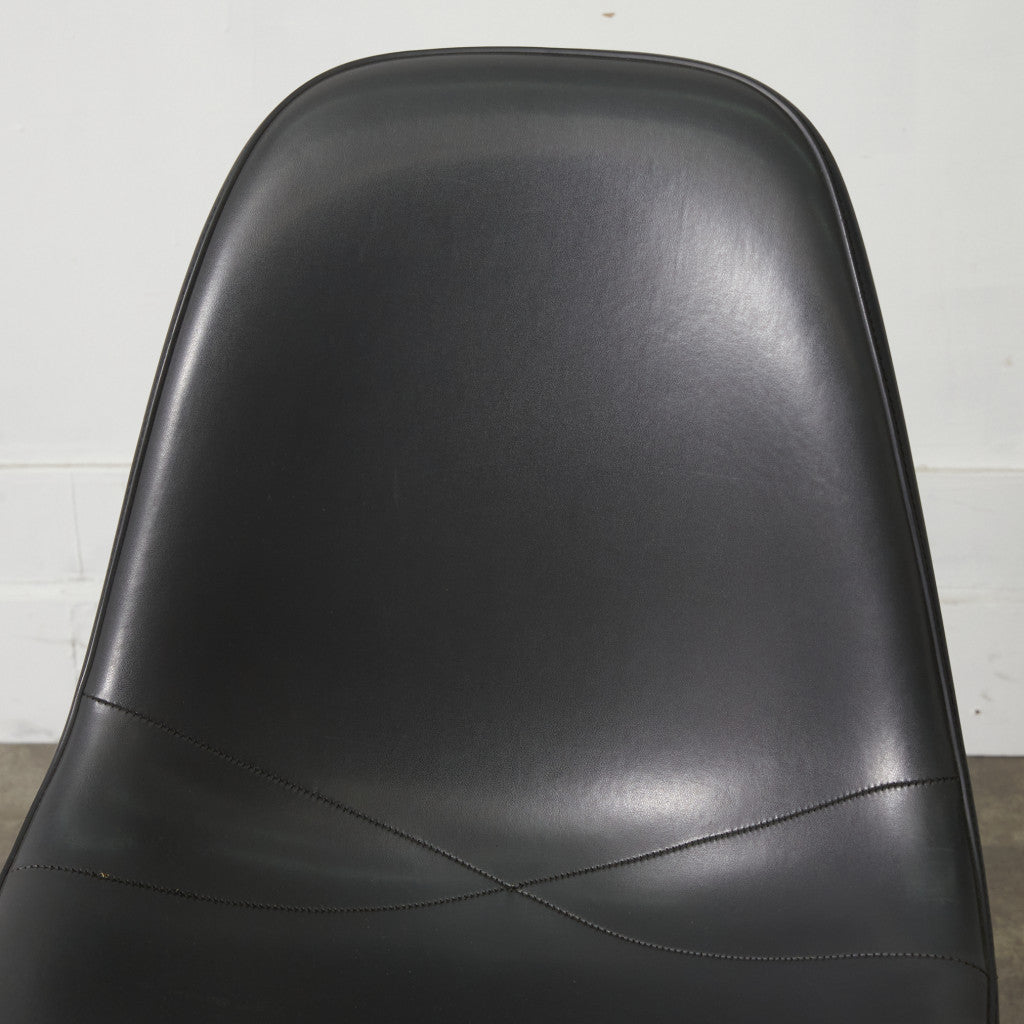 サイドシェルチェア スタッキングベース