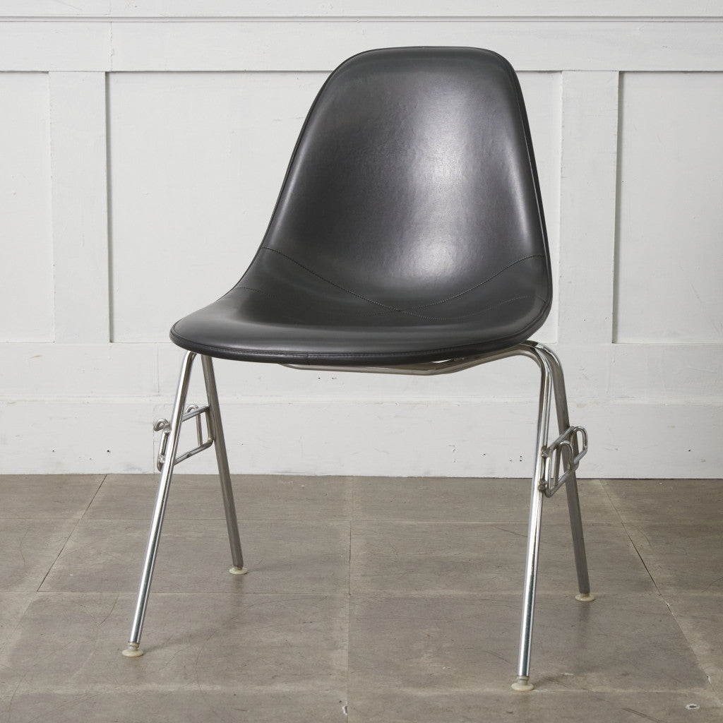 ハーマンミラー イームズ サイドシェルチェア 黒 刻印あり 中古 ハーマンミラー イームズ サイドシェルチェア 黒 刻印あり 中古