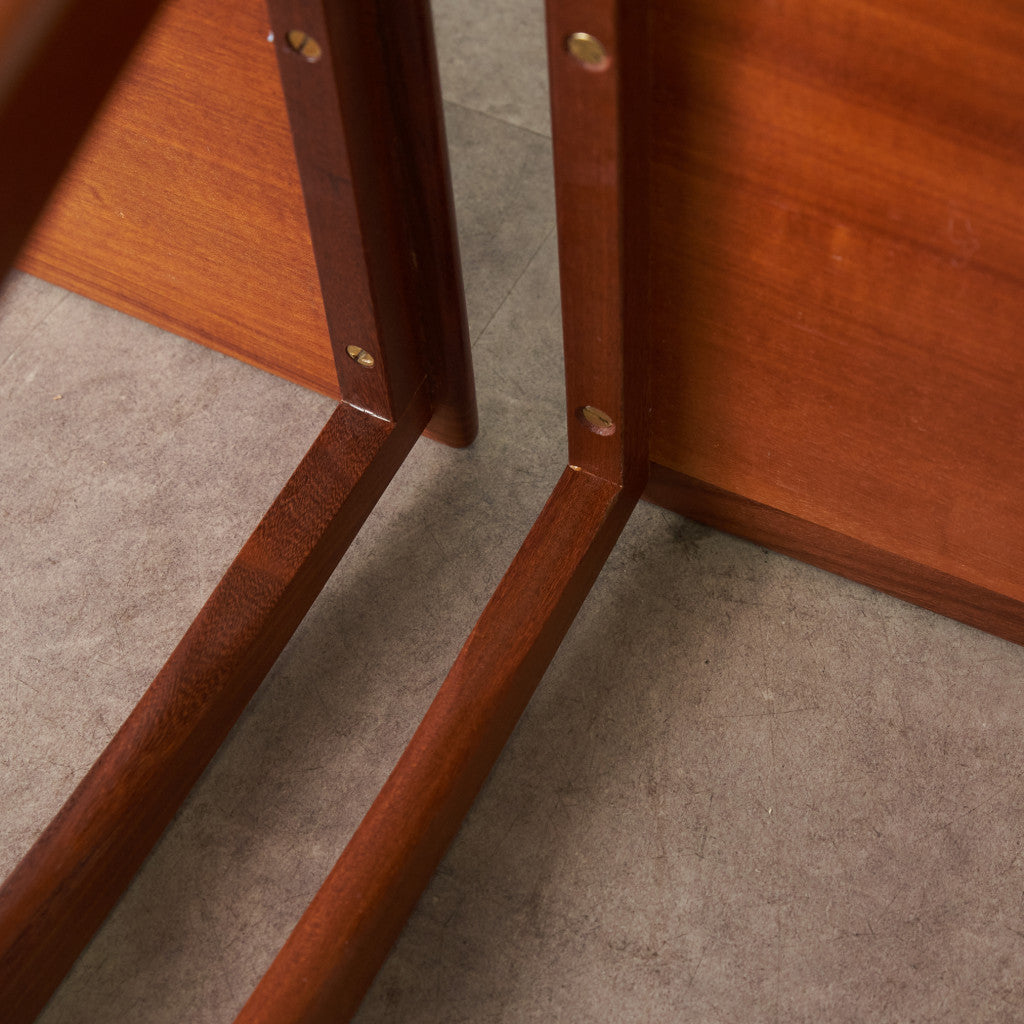 Astro セラミックタイルトップ ネストテーブル