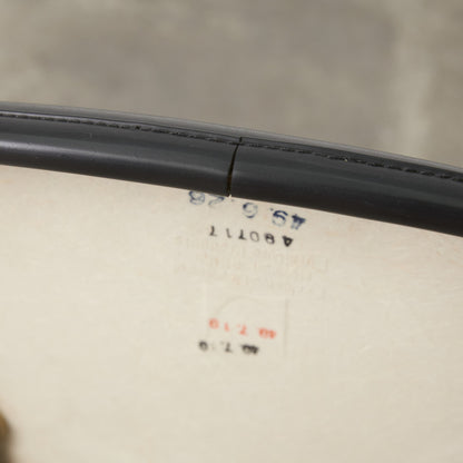 サイドシェルチェア スタッキングベース