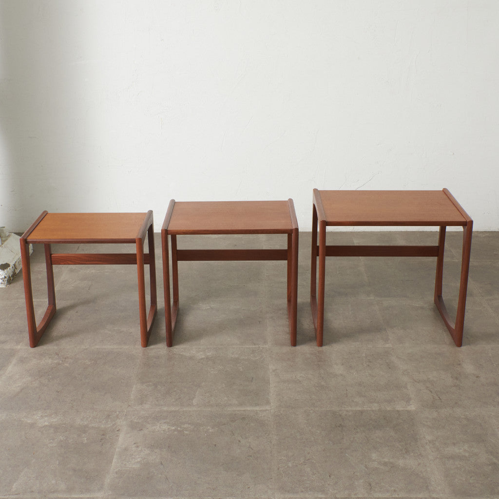 Quadrille ヴィンテージ ネストテーブル