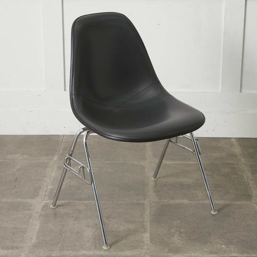 サイドシェルチェア スタッキングベース