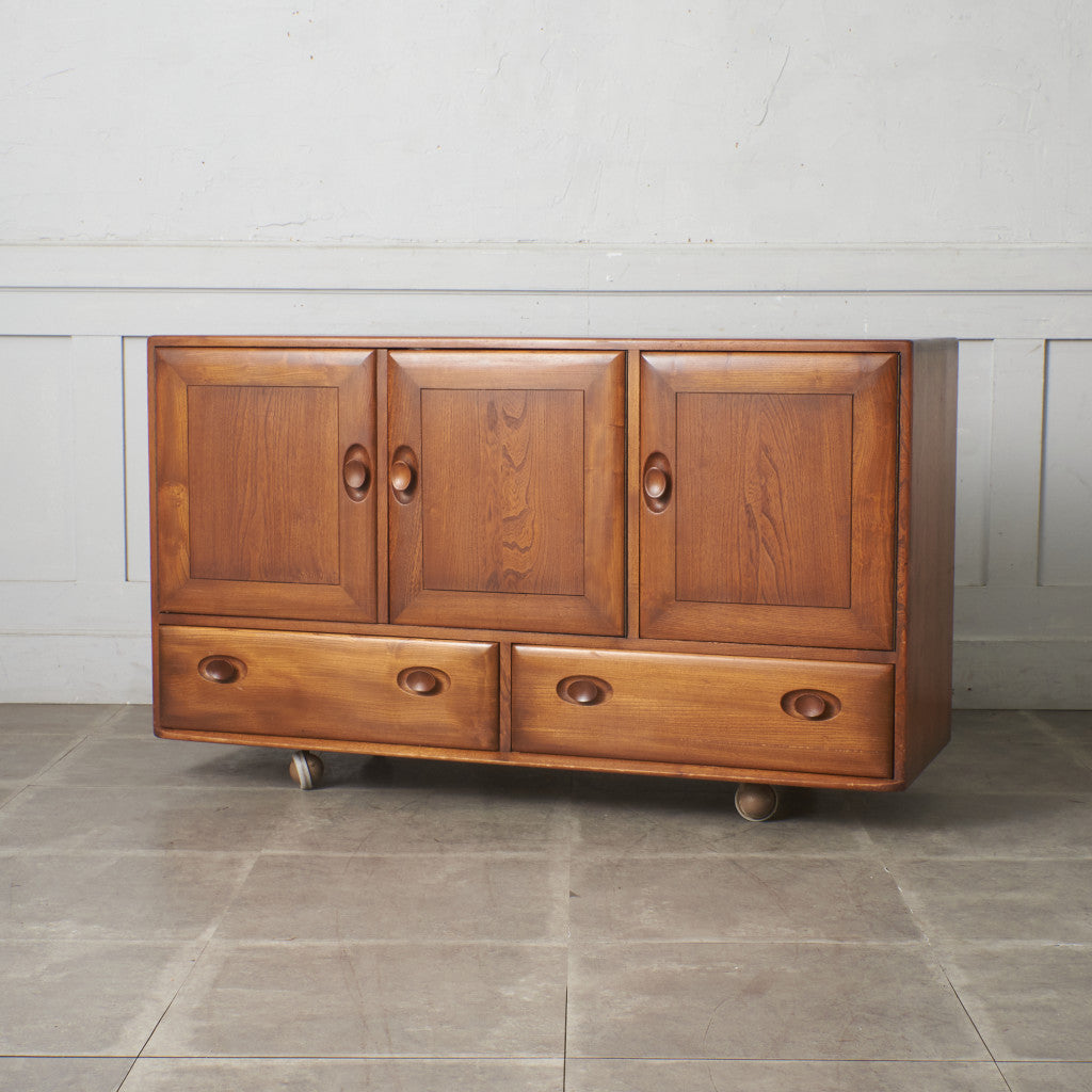 ウィンザー サイドボード