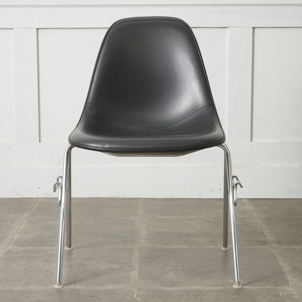 サイドシェルチェア スタッキングベース