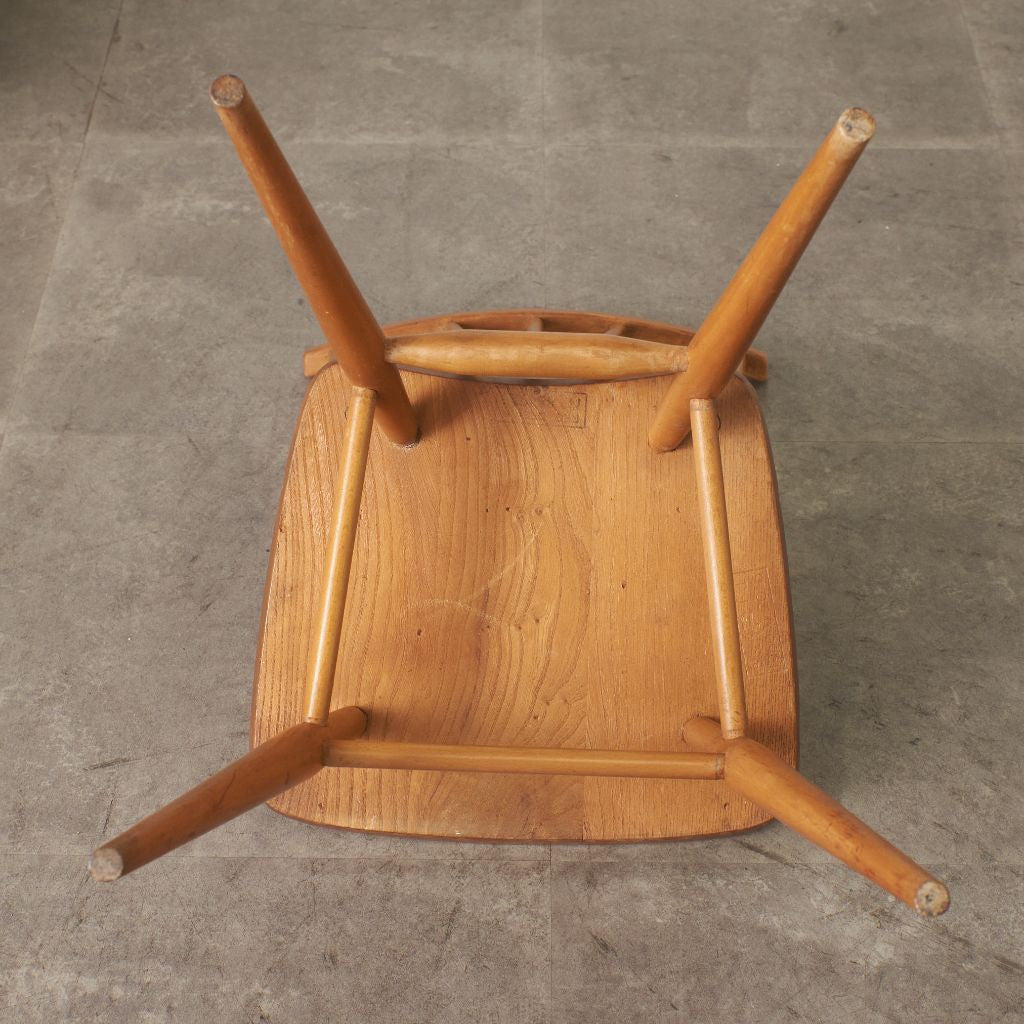 スティックバックチェア