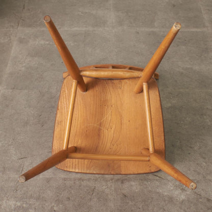 スティックバックチェア