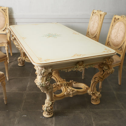 ダイニングテーブル