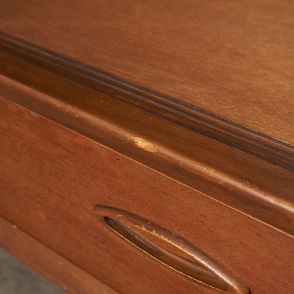 ヴィンテージ ナローガラスキャビネット