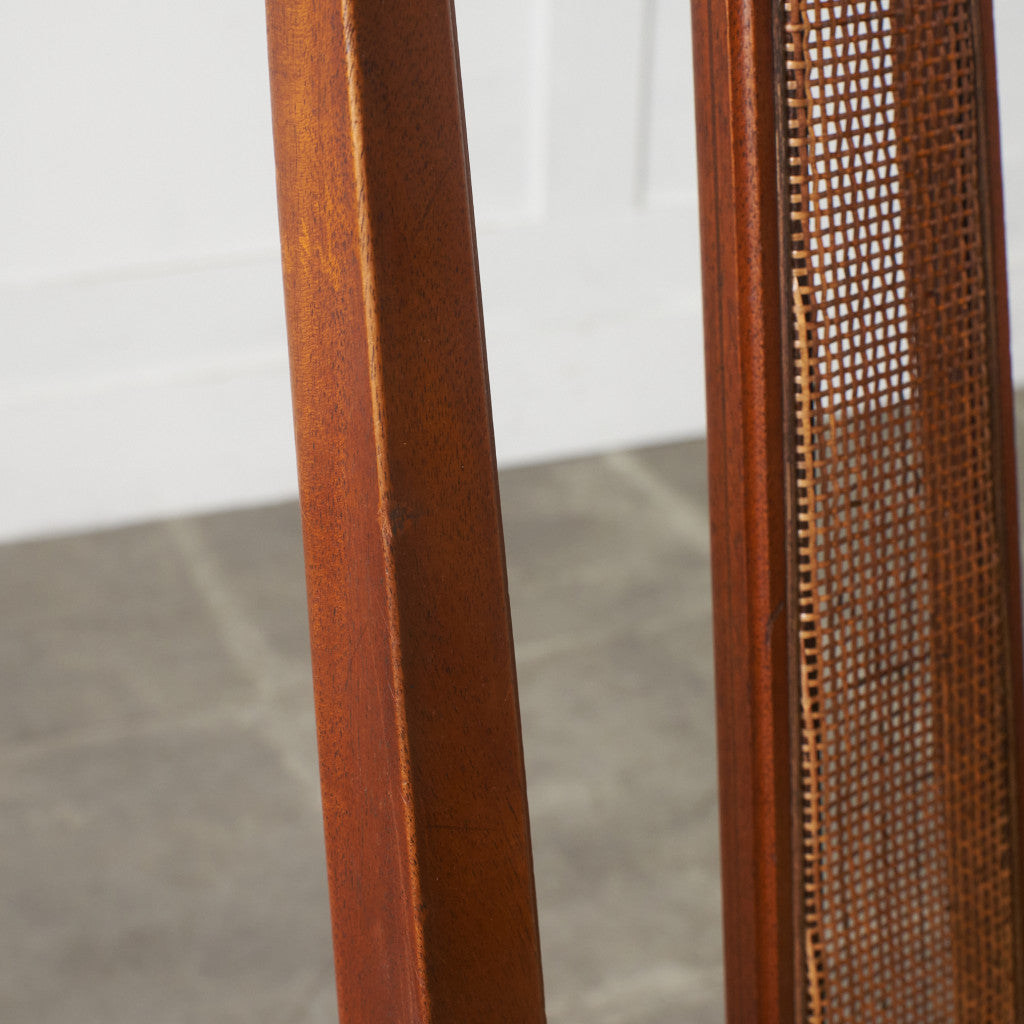 TRIUNE サイドチェア