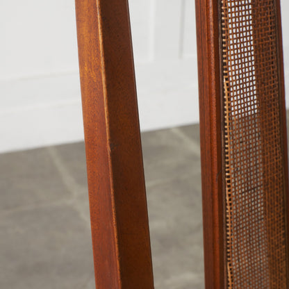 TRIUNE サイドチェア