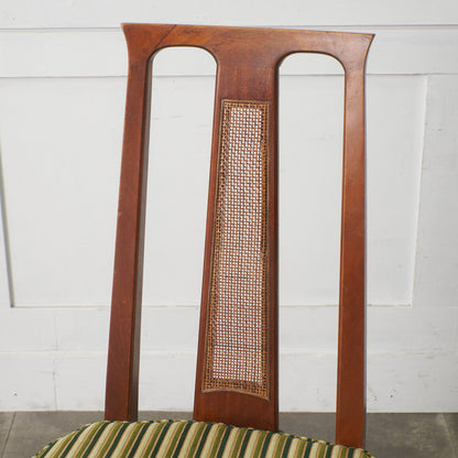 TRIUNE サイドチェア