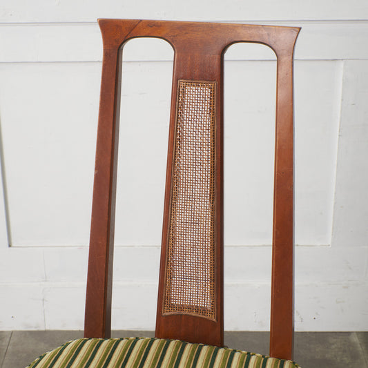 TRIUNE サイドチェア