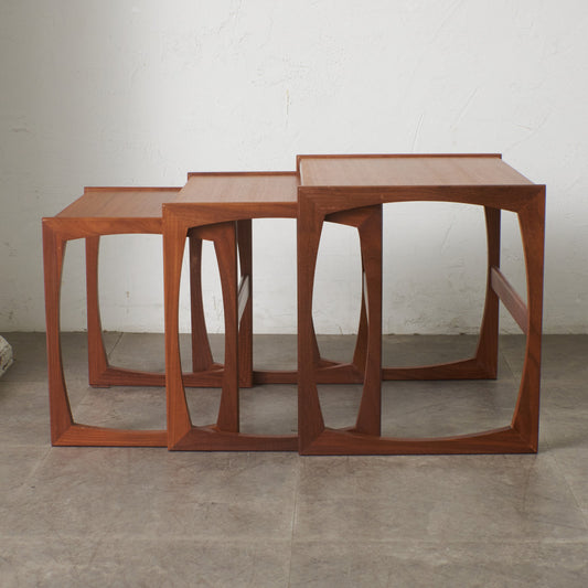 Quadrille ヴィンテージ ネストテーブル