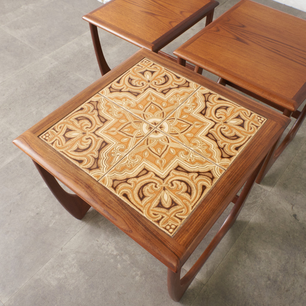 Astro セラミックタイルトップ ネストテーブル (3552D)