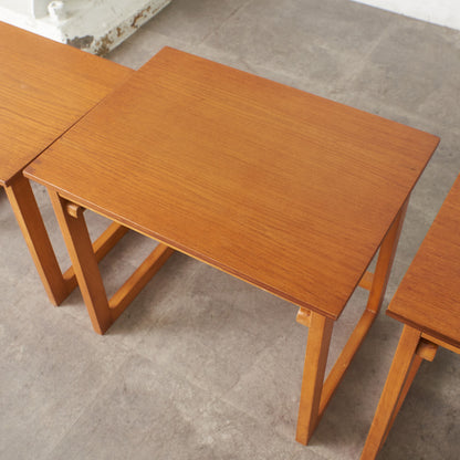 英国ヴィンテージ ネストテーブル