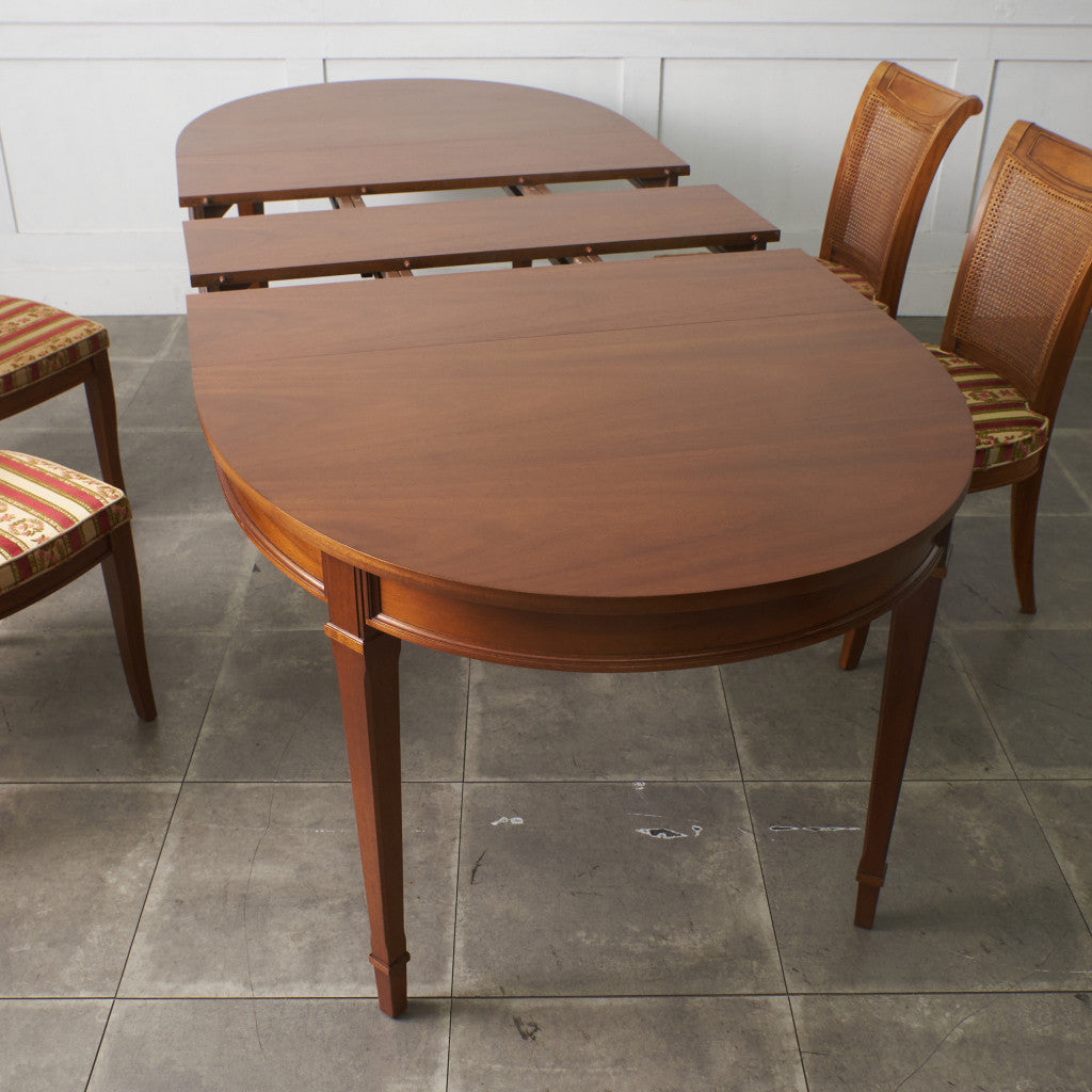 TRIUNE 伸長式 ダイニングテーブル