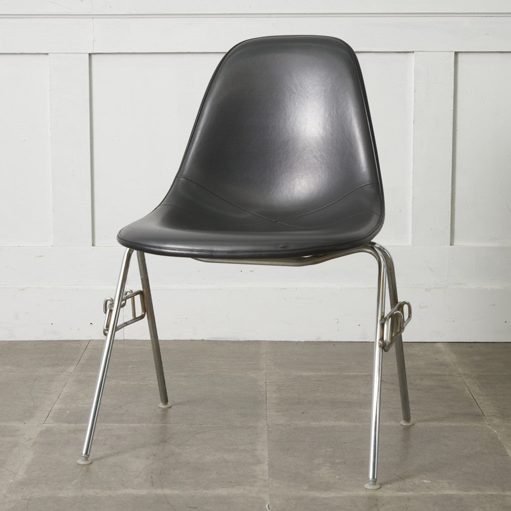 サイドシェルチェア スタッキングベース