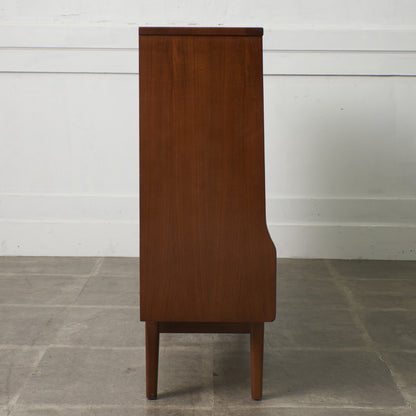 ヴィンテージ ナローガラスキャビネット