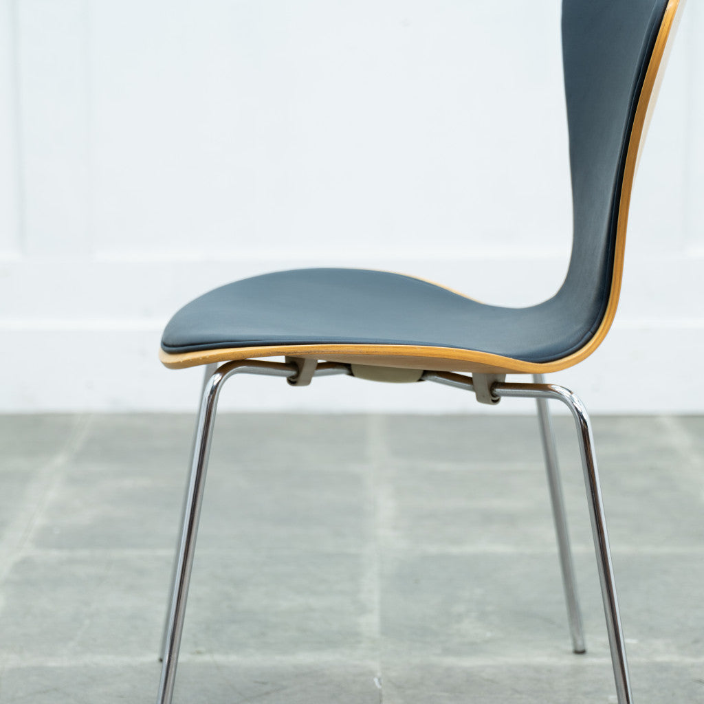 セブンチェア / フロントパディング