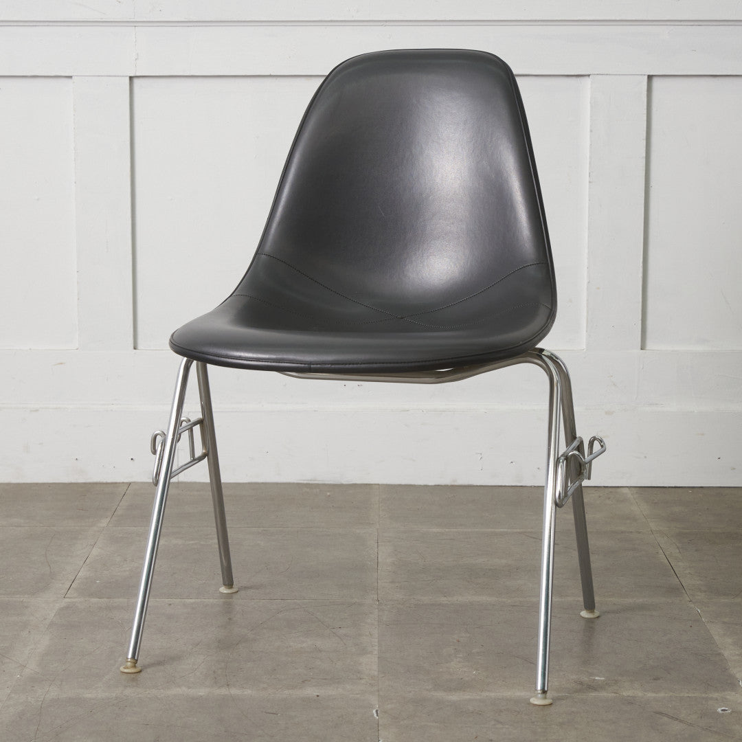 サイドシェルチェア スタッキングベース