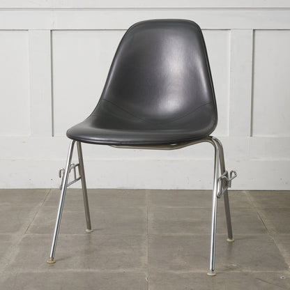 サイドシェルチェア スタッキングベース